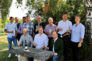 Foto von Mitgliedern des Weinbauvereins Schöngrabern